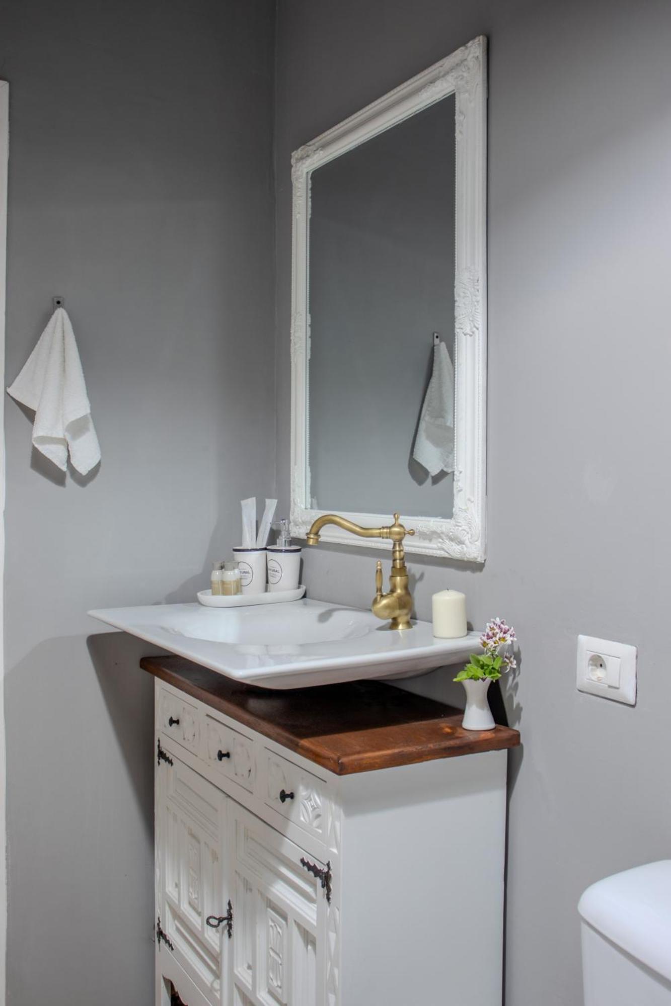 Old Town Apartment Craiova Ngoại thất bức ảnh